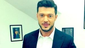 BOMBA ZILEI! Victor Slav, flancat de o BLONDA la un eveniment de caritate! Ce s-a intamplat cand au vazut ca sunt filmati!
