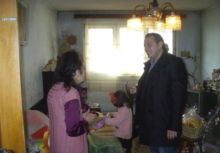În ce mizerie trăiesc Adriana Iliescu și Eliza! Cum arată apartamentul din Drumul Taberei al celei mai bătrâne mame din România