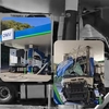 Pericol de explozie pe Valea Oltului! Un TIR a intrat într-o pompă de carburant, iar cabina șoferului este daună totală