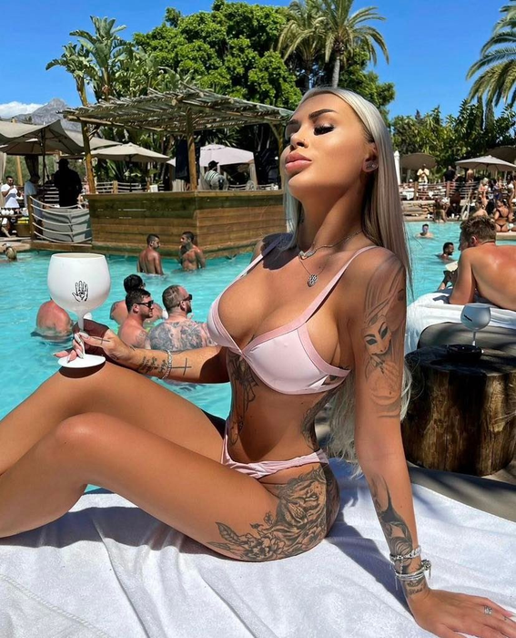 Andreea postează mereu fotografii incendiare / Sursă foto: Instagram.com
