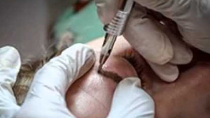 Ce si-a tatuat un roman pe spate: "Urasc femeile perverse..." Continuarea este ilara!