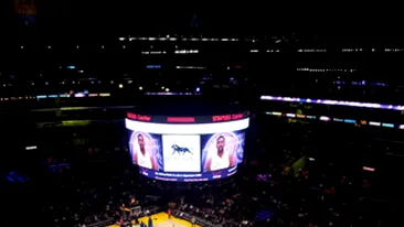 Costi Ionita, la un meci de baschet in America! Uite cum s-a distrat pe stadion!