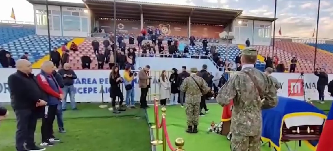 Ultimul omagiu adus antrenorului Emeric Ienei. Zeci de oameni și-au luat „Adio!” de la el pe stadionul Iuliu Bodola