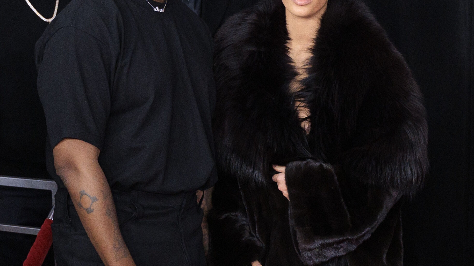 Ce i-a spus Kanye West Biancăi Censori, înainte să pozeze în ținuta indecentă la Grammy 2025. Un cititor pe buze a dezvăluit TOT!
