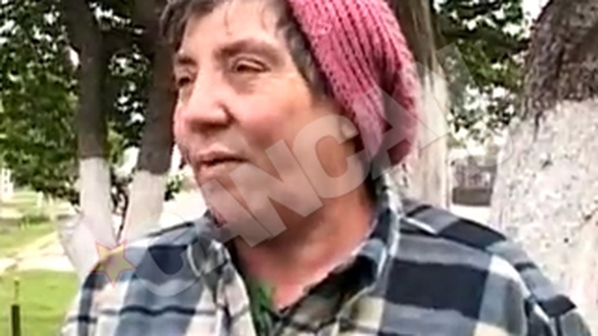 Taranii stiu de ce isi bat barbatii sotiile: "Femeia daca nu ia o palma nu se simte bine!I-am dat lu' a mea 2 palme sa-si aduca aminte"