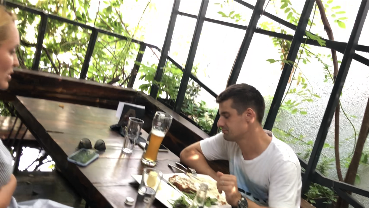 Andreea Esca și Eugen Lumezianu au ieșit la restaurant împreună (Foto: CANCAN.RO)