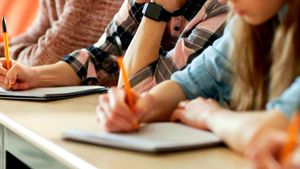 Ireal! Cum a reușit un elev cu media 9,29 să obțină 4 la Evaluarea Națională?