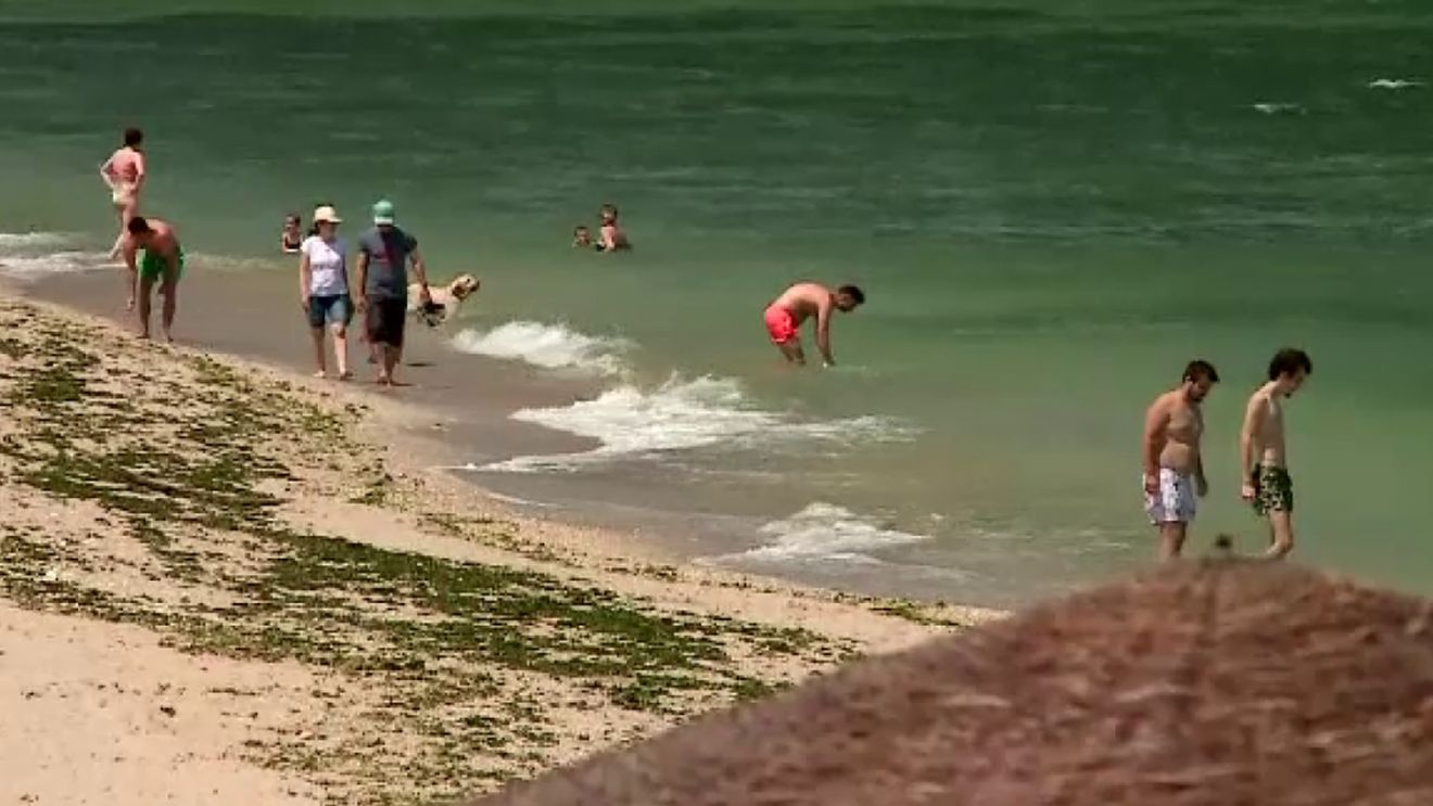 Un tânăr de 17 ani a dispărut în mare, la Vama Veche. Salvamarii nu pot ajunge la el
