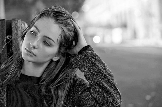 FOTO. Meadow, fiica regretatului Paul Walker, a împlinit 20 de ani. S-a transformat într-o tânără superbă. După moartea tatălui, a dat în judecată Porsche și…