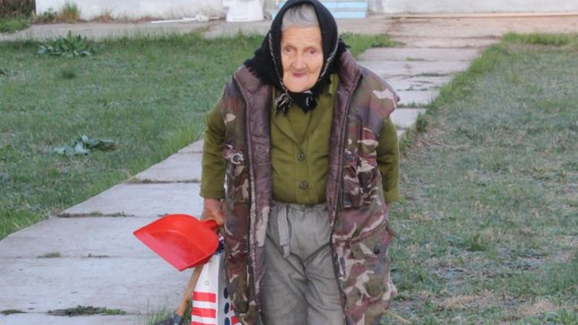Au concediat-o pe bătrânica de 83 de ani din Gorj care și-a dedicat viața copiilor ! Motivul este halucinant