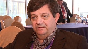 CRISTIAN SIMA s-a întors în România şi a ”lovit” din nou! Brokerul-fugar l-a ”buzunărit” pe patronul unui mega-hotel!