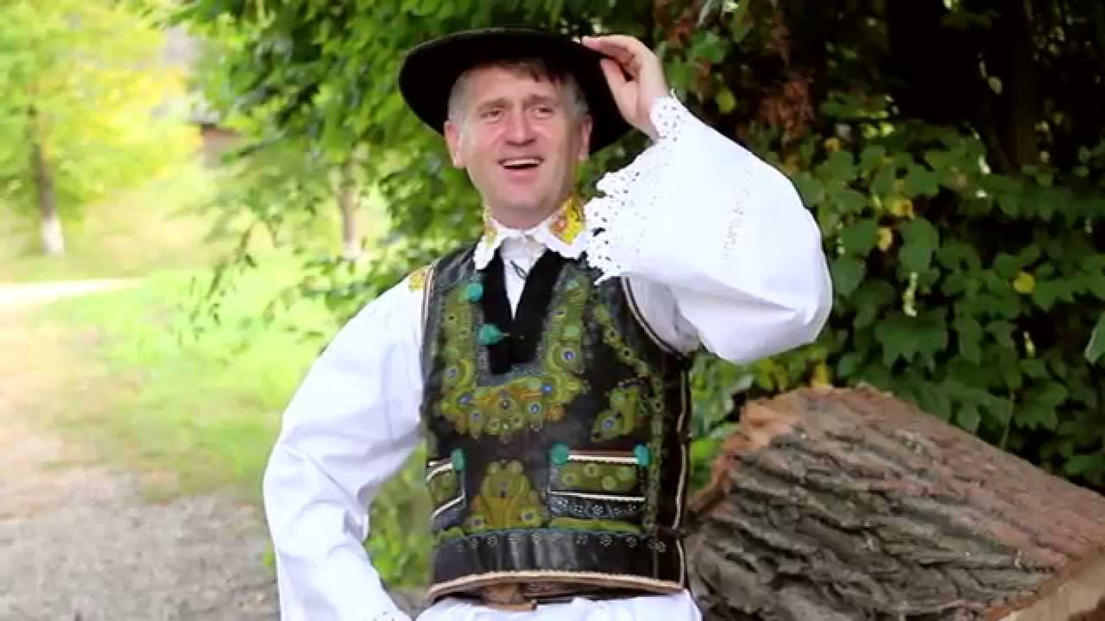 Cristian Pomohaci este și cântăreț