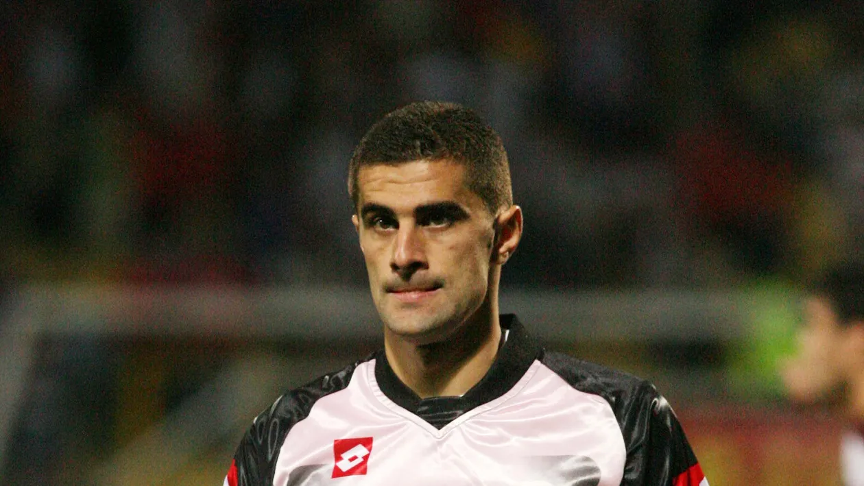 Insurat, Dani Coman vrea sa apere poarta unei frumoase prezentatoare TV! I-a trimis sms-uri siropoase!