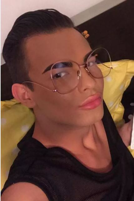 Scenariu șoc: a abandonat-o pe Cristina pentru ”Ken de România”! Eric de la ”Insula iubirii”,  în vacanță cu un transsexual?!