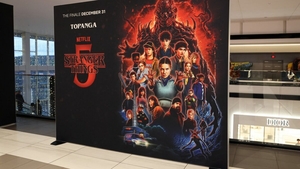 „Stranger Things” doboară record după record. Serialul aduce o reușită impresionantă și pentru Netflix
