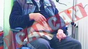 A inghitit cinci linguri Si un pumn de ace