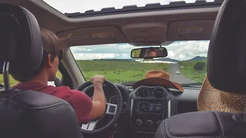 Ce verificări să faci la mașină vara, înainte de orice drum. La ce să fii atent pe timp de caniculă dacă pleci cu mașina în vacanță