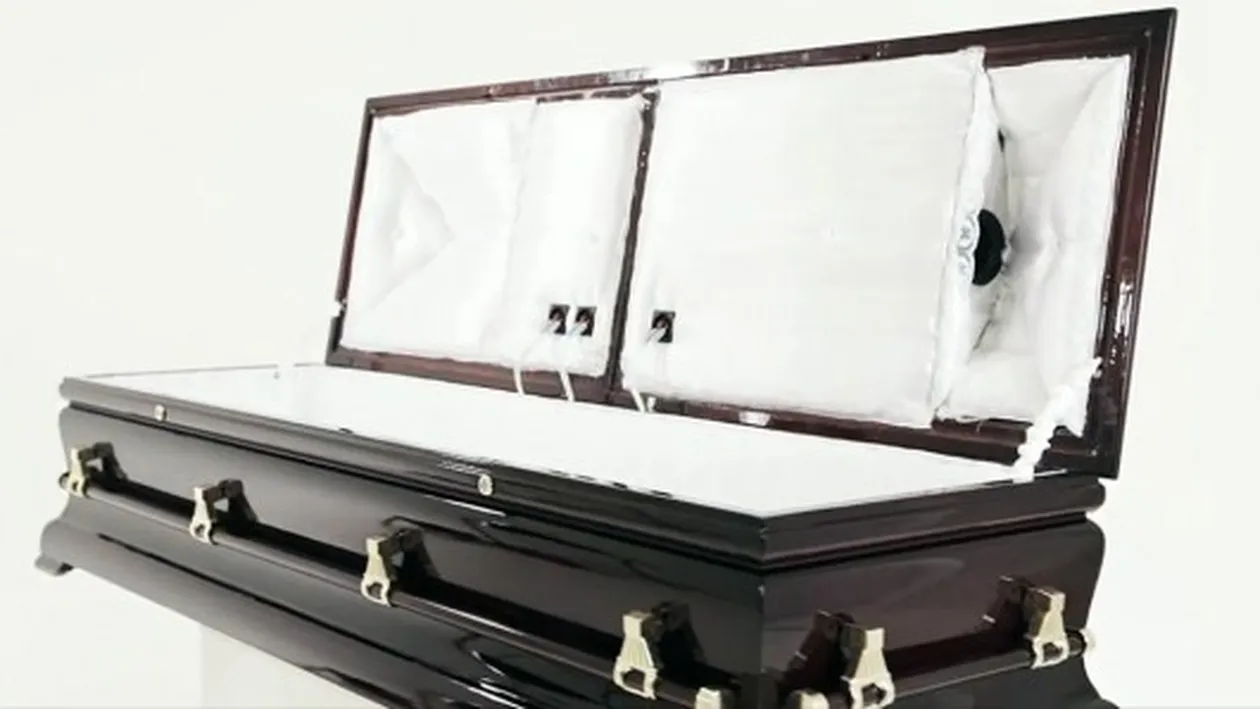 Muzica nonstop pentru morti cu cel mai puternic sistem de sunet montat intr-un cosciug