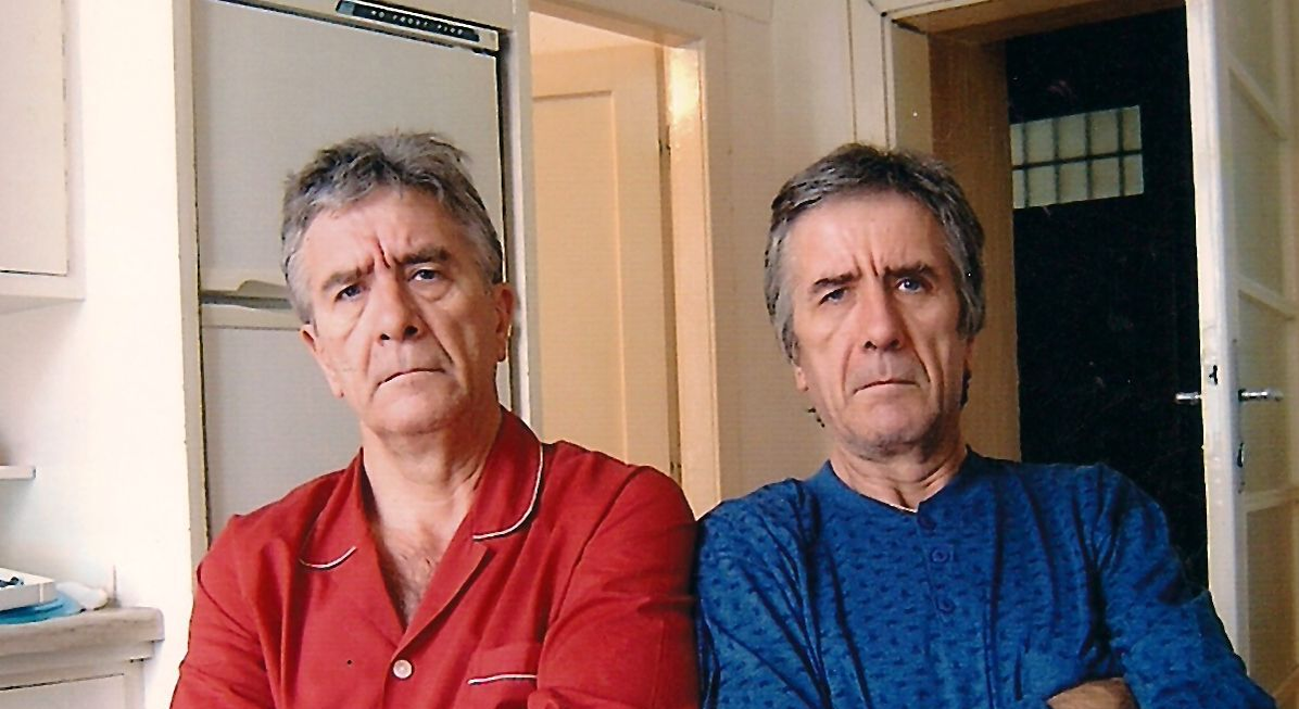 Cornel Constantiniu și fratele său geamăn, Mircea, care între timp s-a prăpădit / Sursă foto: Instagram
