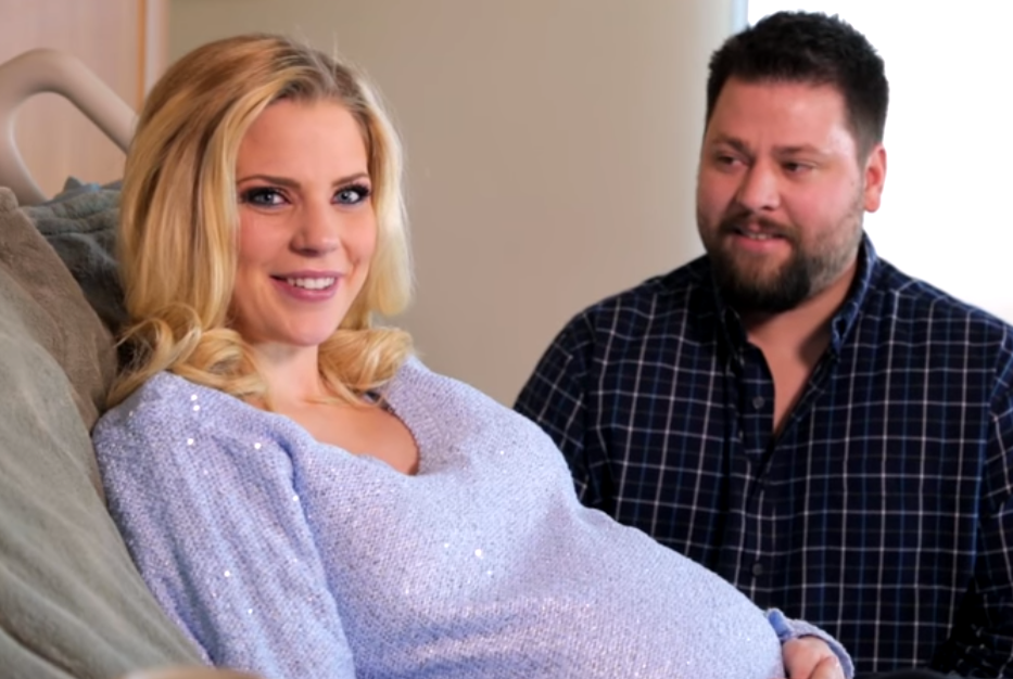 Incredibil! O femeie a rămas însărcinată cu doua perechi de gemeni identici, patru fetite