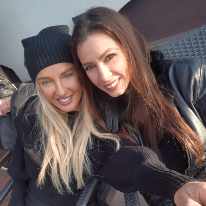 Iuliana Luciu și Cristian Mitrea și-au asumat relația! Cei doi s-au sărutat pasional și s-au pipăit într-un restaurant din București | FOTO