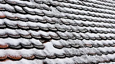 Un muncitor a cazut de pe acoperisul unui liceu din Odorheiu Secuiesc! ITM a deschis o ancheta!