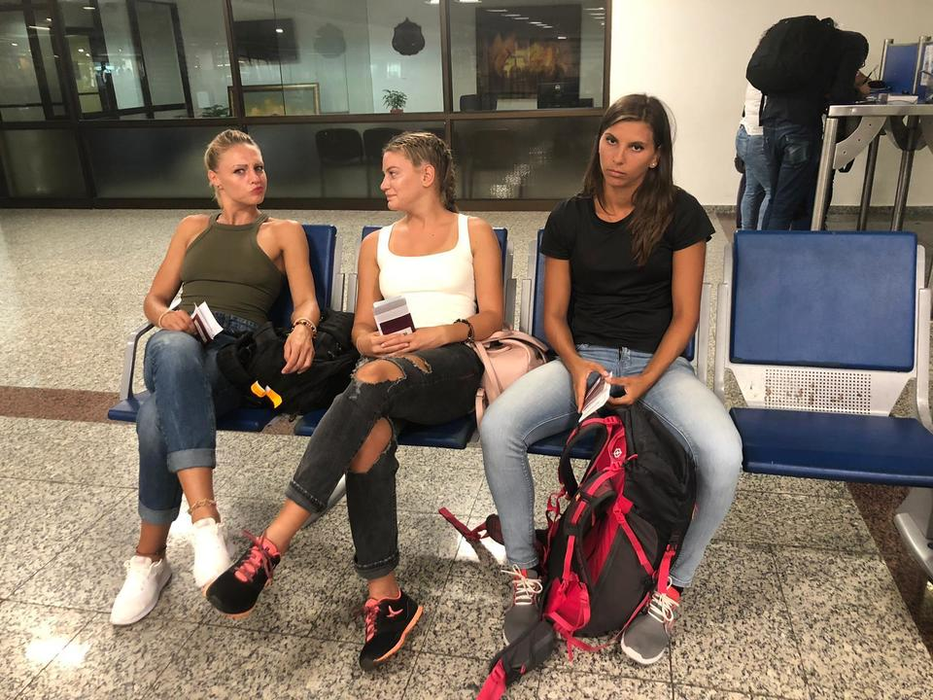 Momente de tensiune în aeroport! În drum spre casă, fetele de la Exatlon s-au păruit