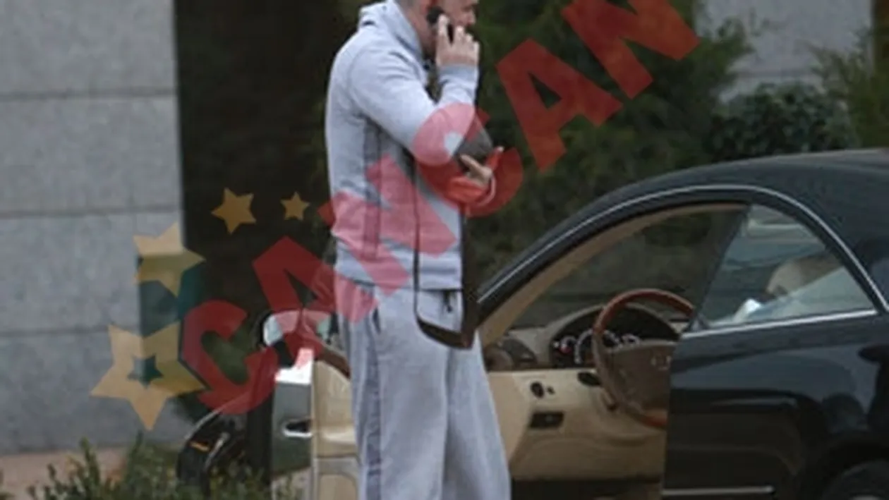 Siman se rasfata la greu