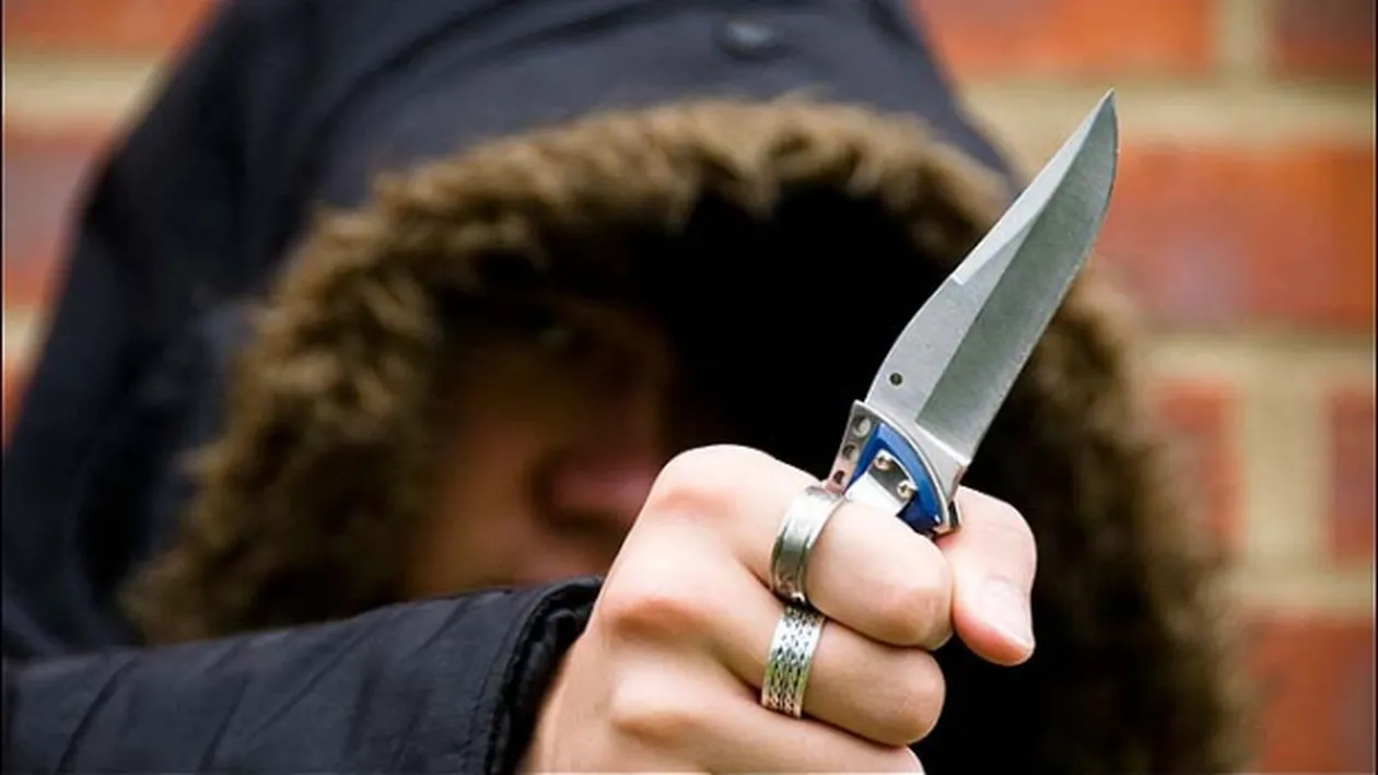 Un tanar a fost ucis sambata seara cu lovituri de cutit pe bulevardul Timisoara din Sectorul 6