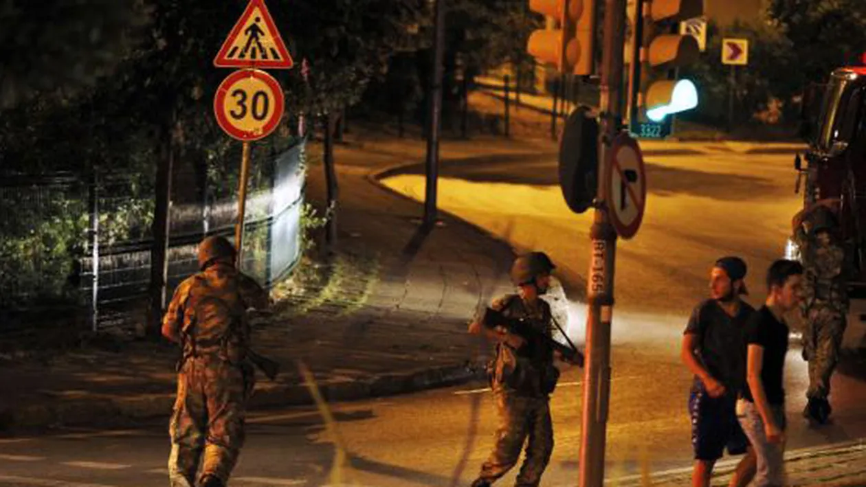 Lovitură de stat din Turcia a eşuat. Au murit cel putin 194 de persoane