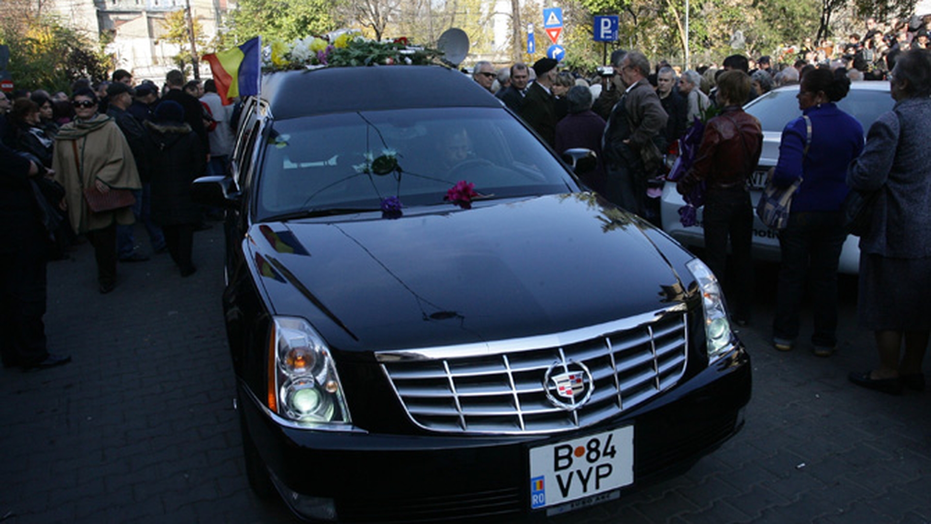 Luca Calinescu va fi condus pe ultimul drum in acelasi Cadillac ca si Adrian Paunescu!