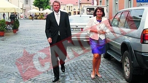 Sotia lui Johannis nu-l vrea pe Klaus la Bucuresti