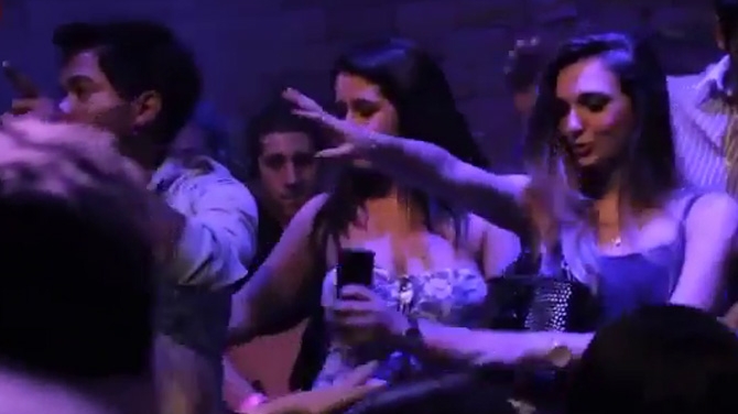 VIDEO Ti-a placut sa dansezi "Ai si eu te pego"?! Uite aici coregrafia hitului care rupe topurile "Eu quero thcu, eu quero tcha" - La vara va face senzatie la mare