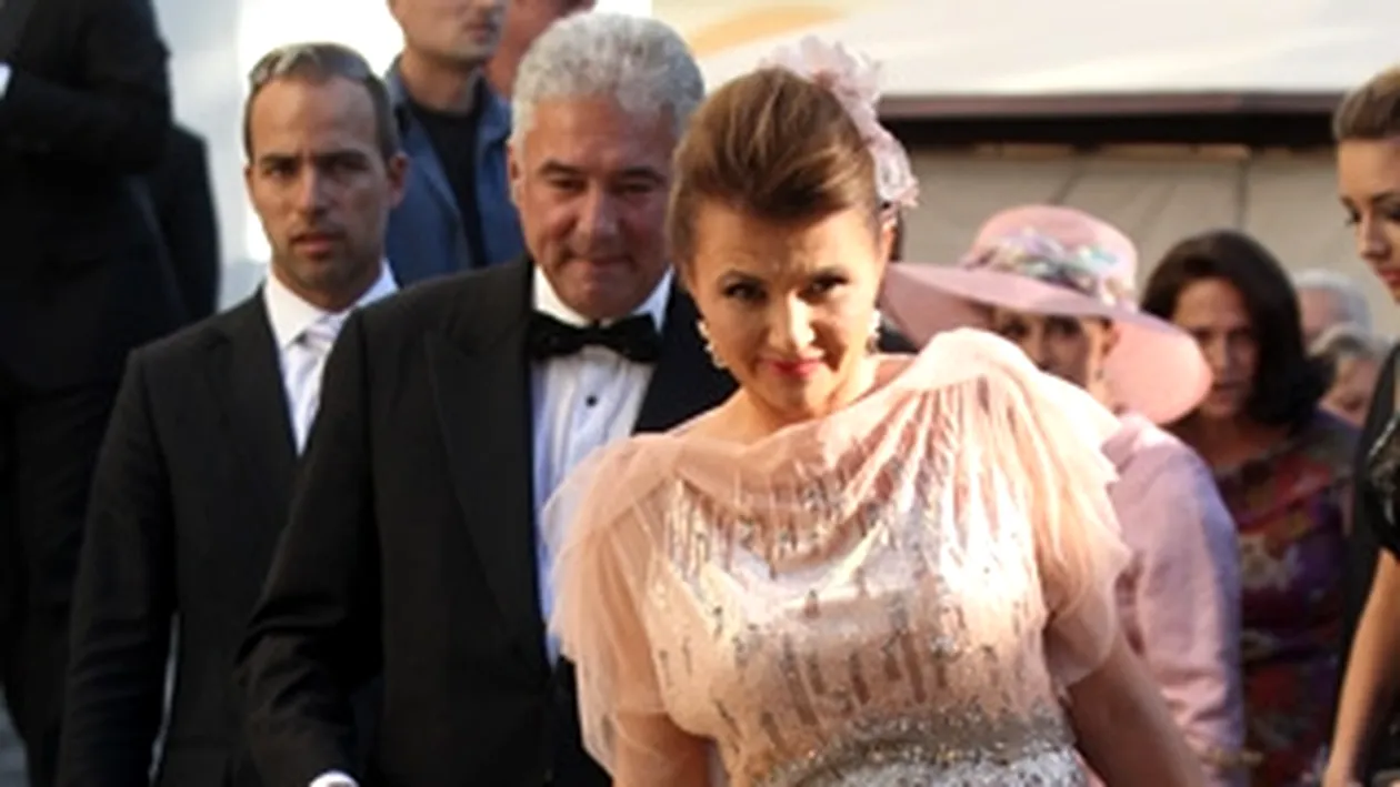 Miorita lui Videanu a venit la nunta intr-o rochie precum cea purtata de Kate Middleton!
