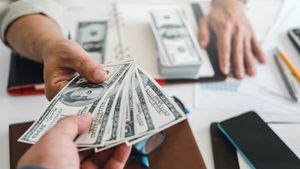 Cine sunt bugetarii care pot primi salarii cu 40% mai mari. Statul pregătește schimbări