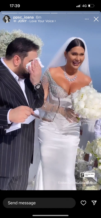 Cei doi miri, cu ținute de excepție. Rochia miresei este semnată de Cristina Săvulescu