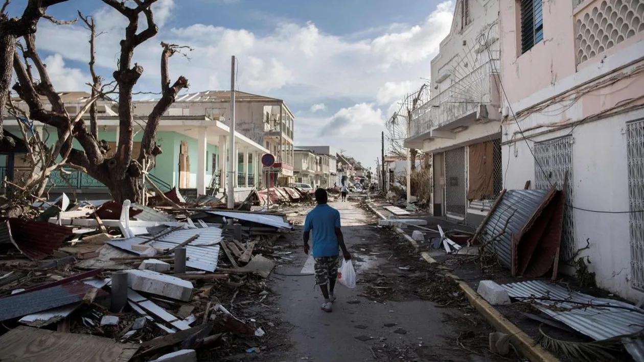 Trei morți și 172 de răniți, după o tornadă devastatoare