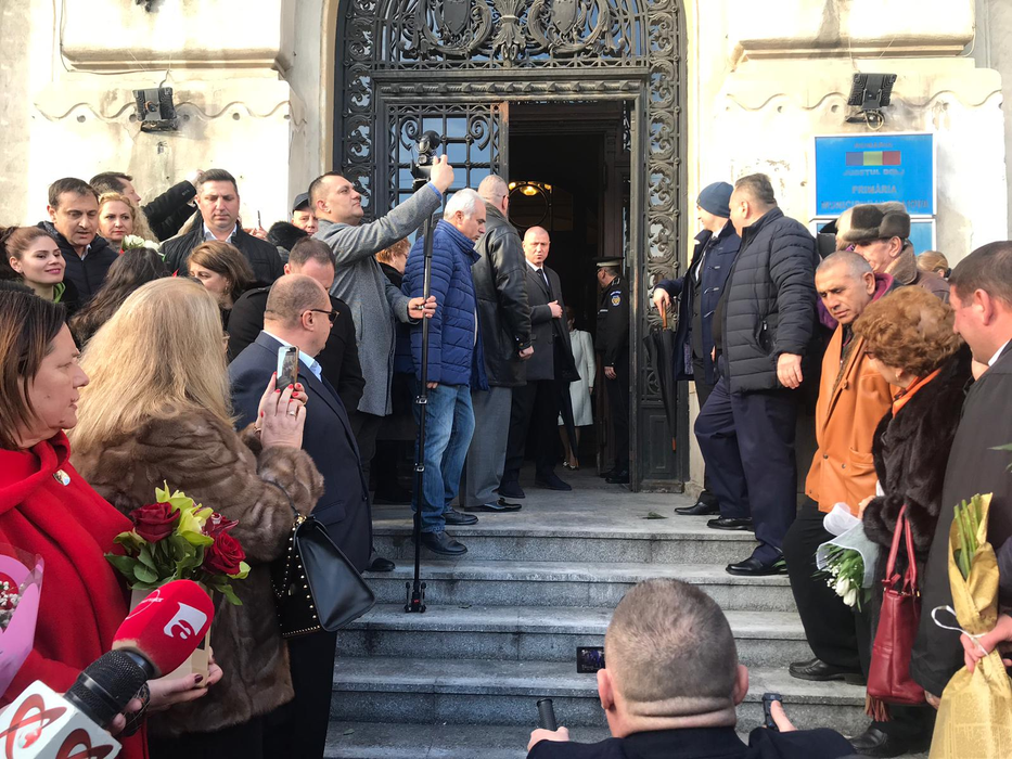 Primele imagini cu Lia Olguța Vasilescu mireasă. Cum s-a îmbrăcat