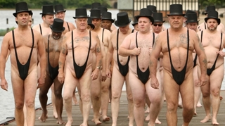 Fac reclama in costumul lui Borat!