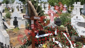 Gabriela Cristea nu i-a dus flori mamei la mormant