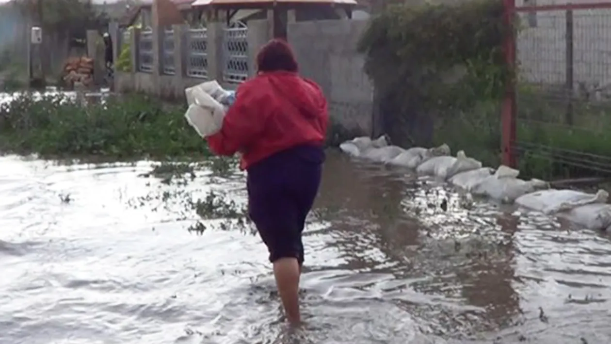 Meteorologii au emis o avertizare de Cod Galben de inundaţii! Iată ce judeţe sunt în pericol 