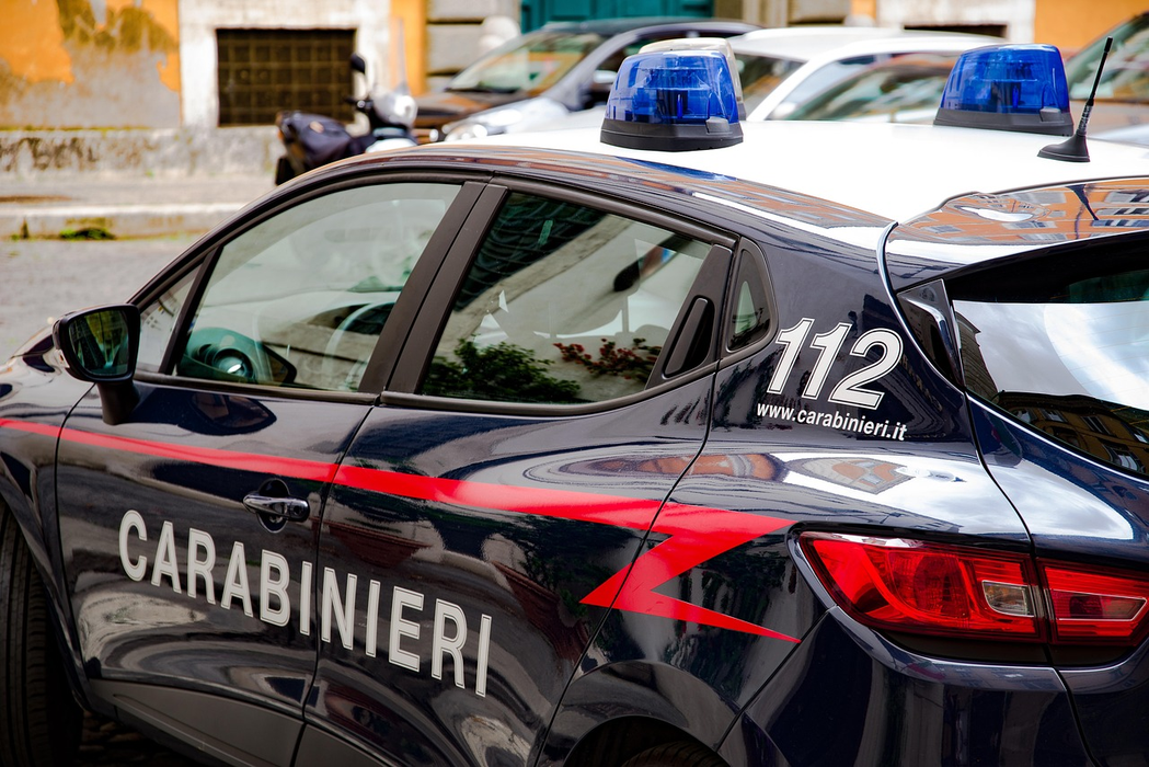 Un băiat de 13 ani și-a salvat mama în ultimul moment din mâinile tatălui! Polițiștii sunt cutremurați de curajul lui