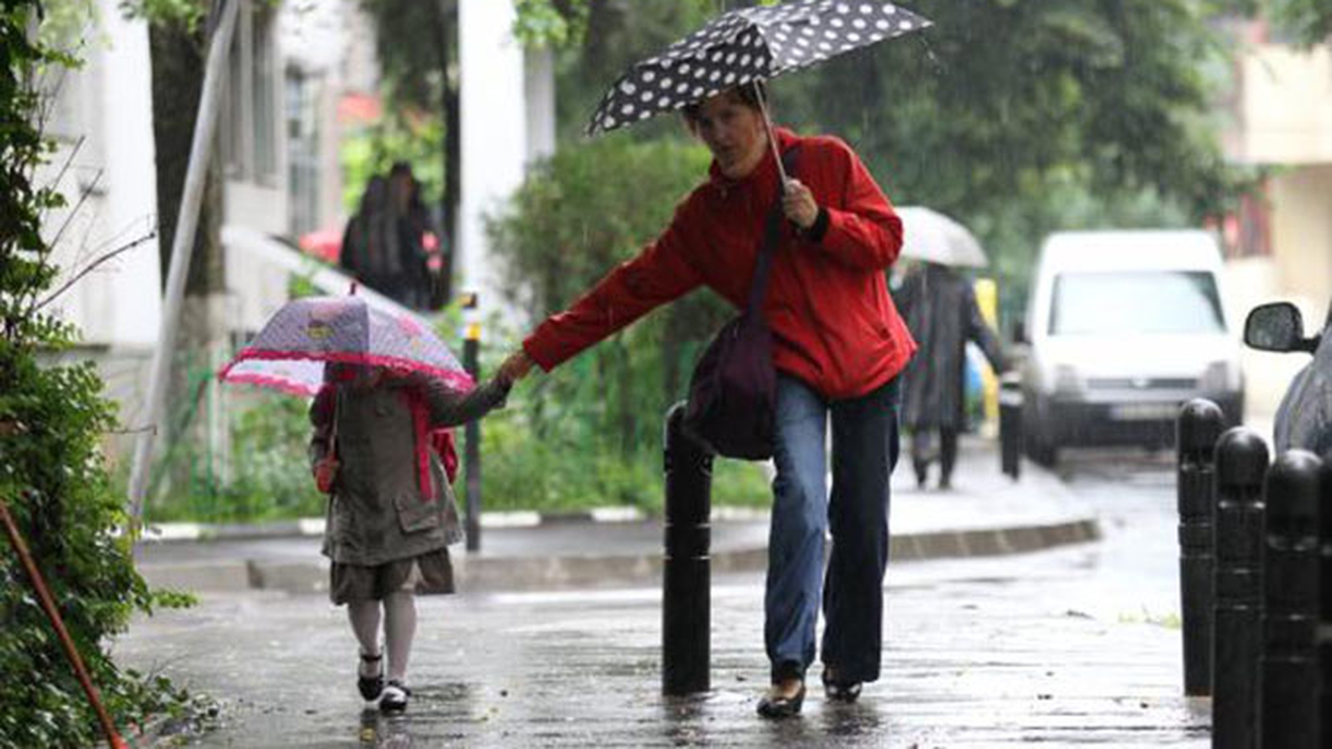 E prapad in Bucuresti! Anuntul de ultima ora facut de meteorologi in legatura cu “fenomenele periculoase”