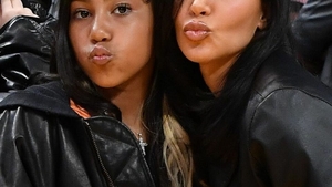 Kim Kardashian, criticată pentru ținuta fiicei sale! Cum a apărut North West, la 12 ani, în vizita familiei la Roma. “E prea …”
