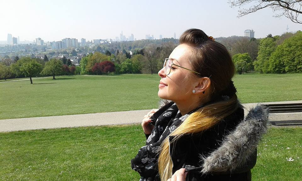 Isabel se ocupă în continuare de imaginea formaţiei