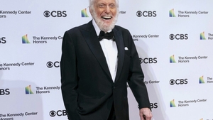 Legendarul Dick Van Dyke a împlinit 100 de ani. Care sunt secretele longevității actorului