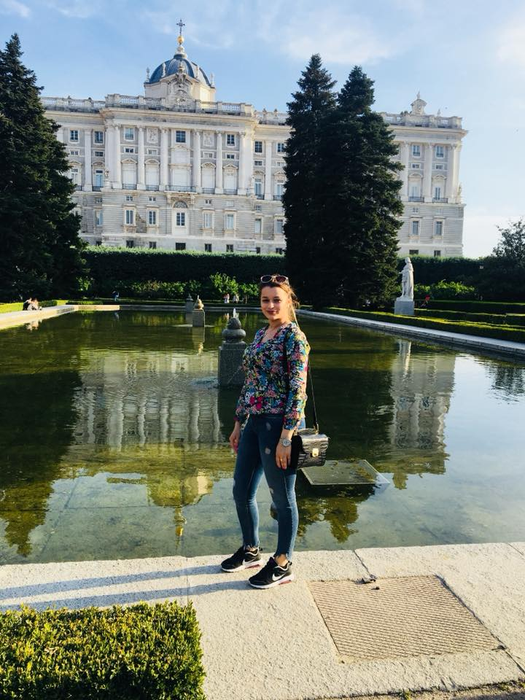 Alexandra Tănase, poliţista de 23 de ani din Vrancea căreia nu-i stă nimeni în cale!