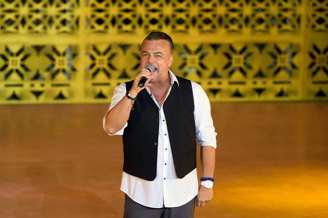 Emisiunea care dispare din grila TVR + Noul format cu o prezentatoare surpriză. După emoțiile cu Alexandra Căpitănescu de la Eurovision, Adrian Enache se pregătește de un nou capitol