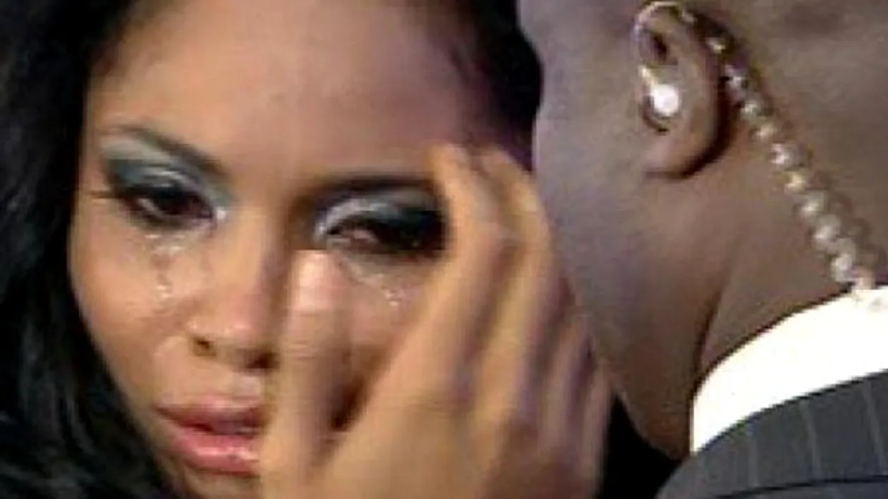 Laurette i-a cerut iertare mamei sale cu ochii în lacrimi, pentru scandalul în care a fost implicată: „Știu că am greșit” + „Am căzut în capcana acestui agresor”