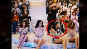 CORINA CARAGEA a fost balerina ANDREEI MARIN, pe când prezenta emisiunea „Surprize, surprize“! Imaginile sunt incredibile